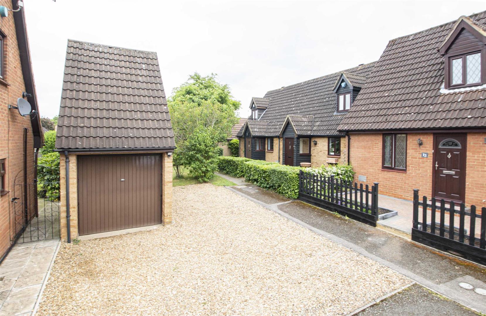 Caesars Close, Bancroft, Milton Keynes
